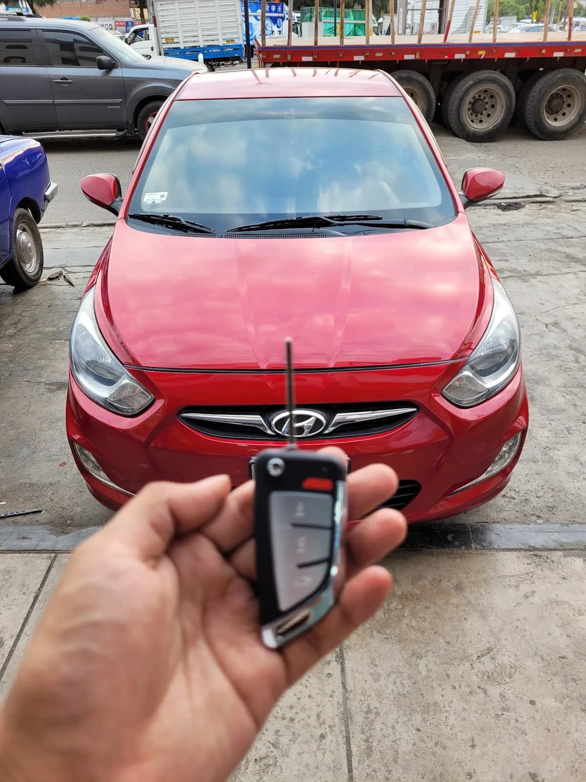 Keyboss "Cerrajería y electrónica automotriz"